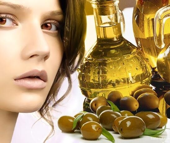 Olive oil for a rejuvenating face mask